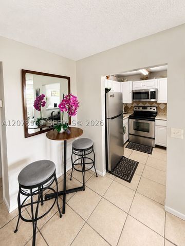 425 Southampton B 425, West Palm Beach, FL 33417