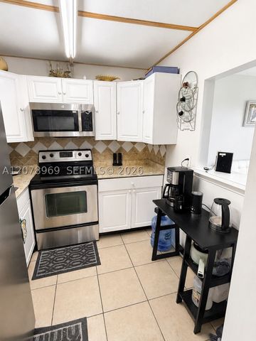 425 Southampton B 425, West Palm Beach, FL 33417