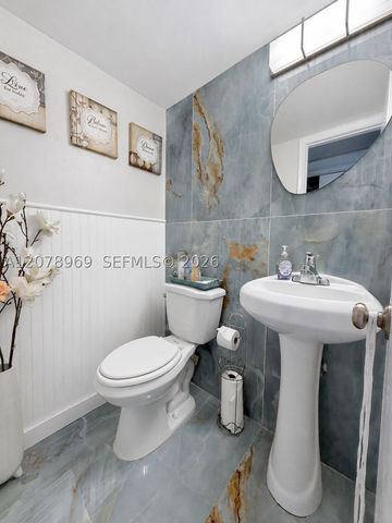 425 Southampton B 425, West Palm Beach, FL 33417