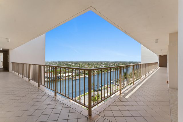 1021 HILLSBORO MILE PH3, Hillsboro Beach, FL 33062