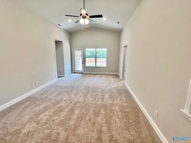 9107 SE Eagle Trace Drive, Owens Cross Roads, AL 35763