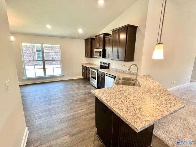 9107 SE Eagle Trace Drive, Owens Cross Roads, AL 35763