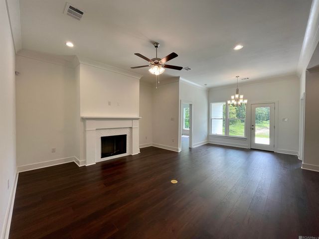 9674 Brookfield Ave, Denham Springs, LA 70726