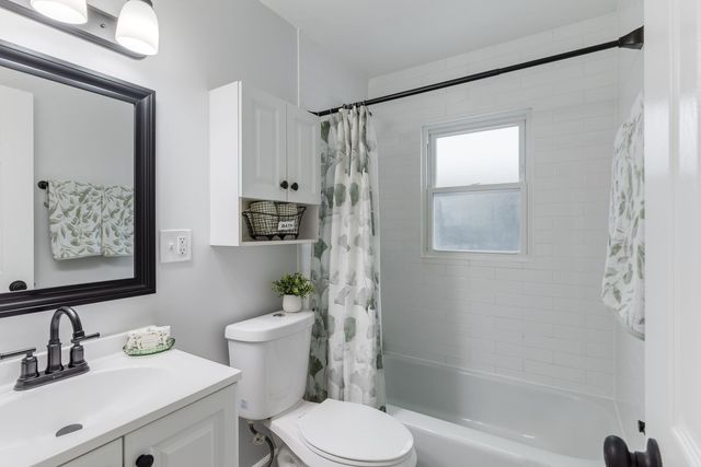 26347 W Shannon Avenue, Antioch, IL 60002