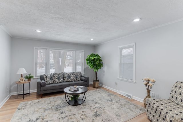 26347 W Shannon Avenue, Antioch, IL 60002