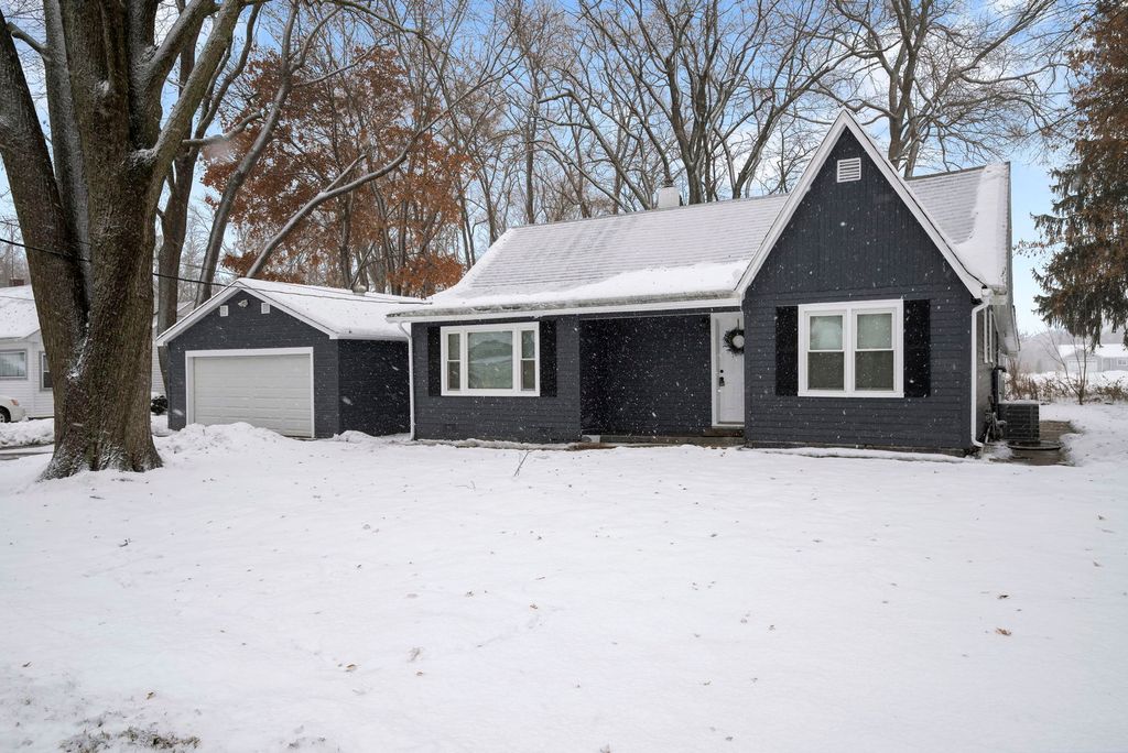 26347 W Shannon Avenue, Antioch, IL 60002