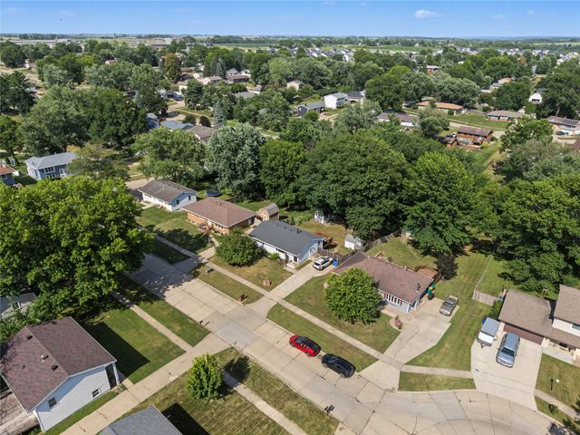 310 N 11th Street, Indianola, IA 50125