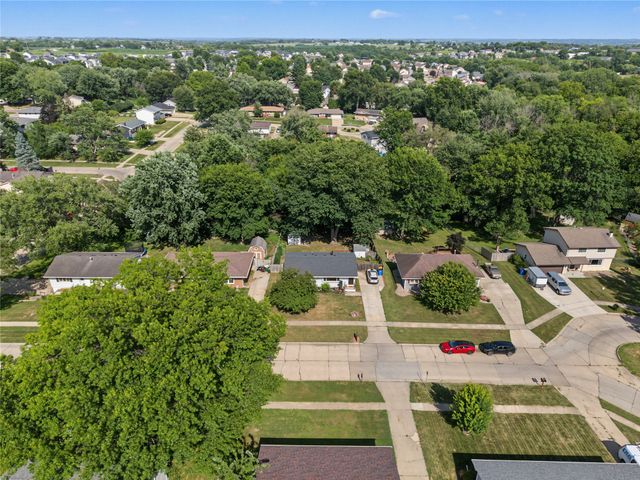 310 N 11th Street, Indianola, IA 50125