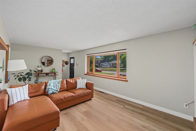 310 N 11th Street, Indianola, IA 50125