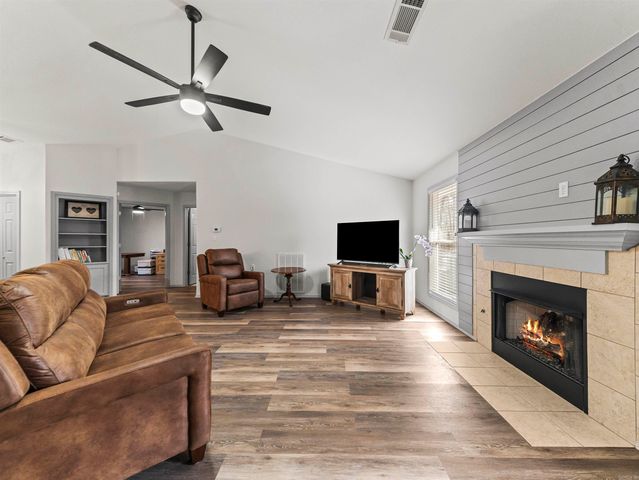 10 Soga Pl, Hot Springs Village, AR 71909