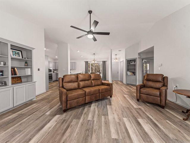 10 Soga Pl, Hot Springs Village, AR 71909