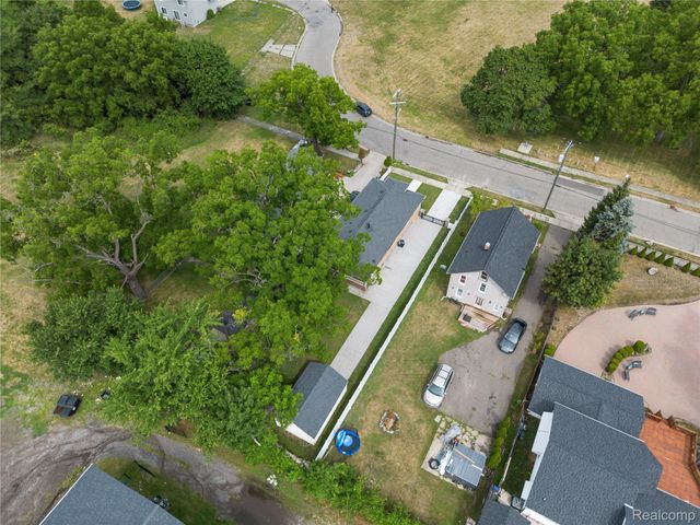 138 Mechanic Street, Pontiac, MI 48342