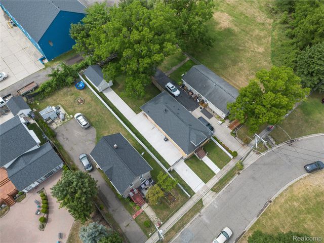 138 Mechanic Street, Pontiac, MI 48342