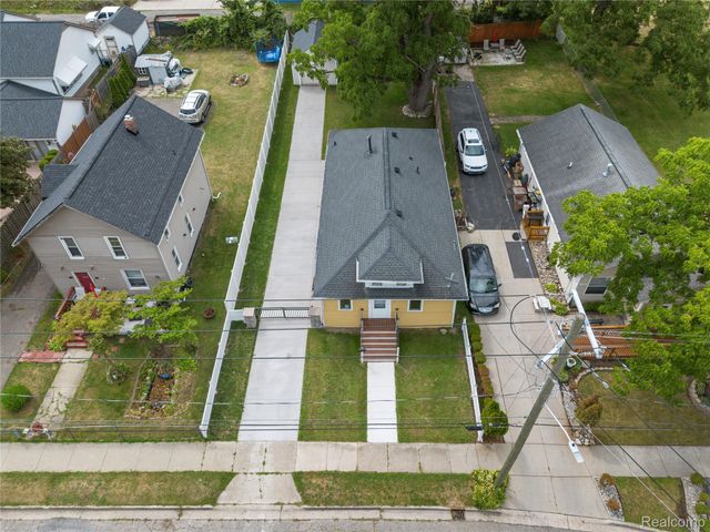 138 Mechanic Street, Pontiac, MI 48342