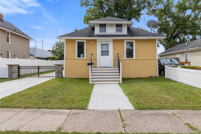 138 Mechanic Street, Pontiac, MI 48342