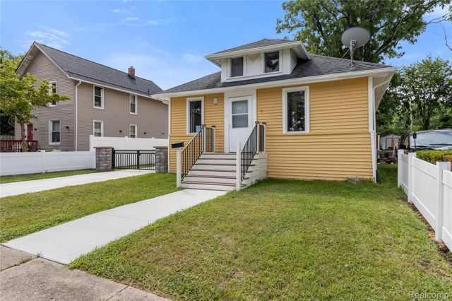 138 Mechanic Street, Pontiac, MI 48342