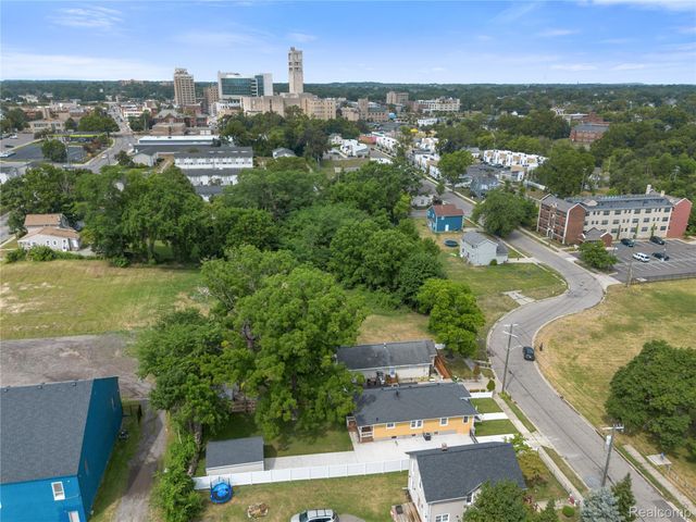 138 Mechanic Street, Pontiac, MI 48342