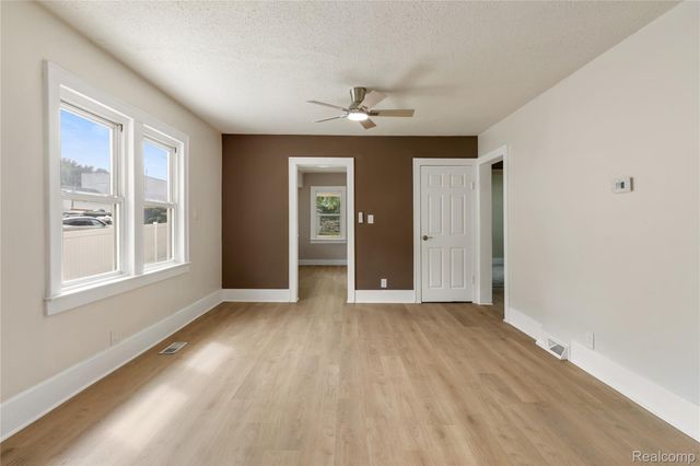 138 Mechanic Street, Pontiac, MI 48342