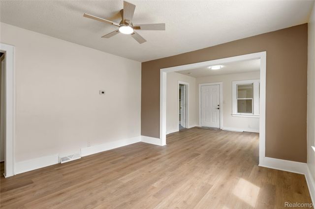 138 Mechanic Street, Pontiac, MI 48342