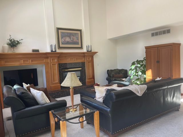 7688 Crestview Dr, Niwot, CO 80504