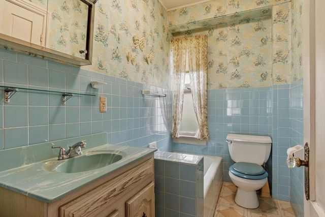 20 Orient Street, Worcester, MA 01604