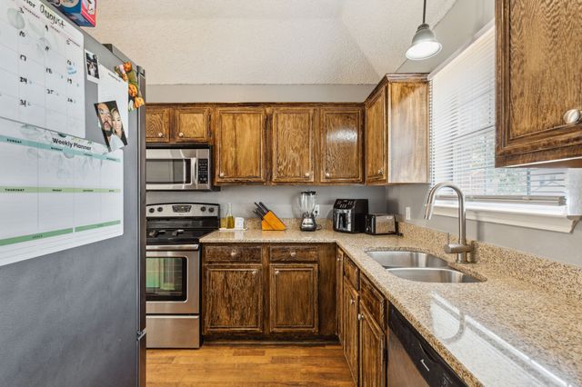 2707 Yorkfield Court, Arlington, TX 76001