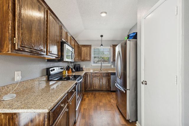 2707 Yorkfield Court, Arlington, TX 76001