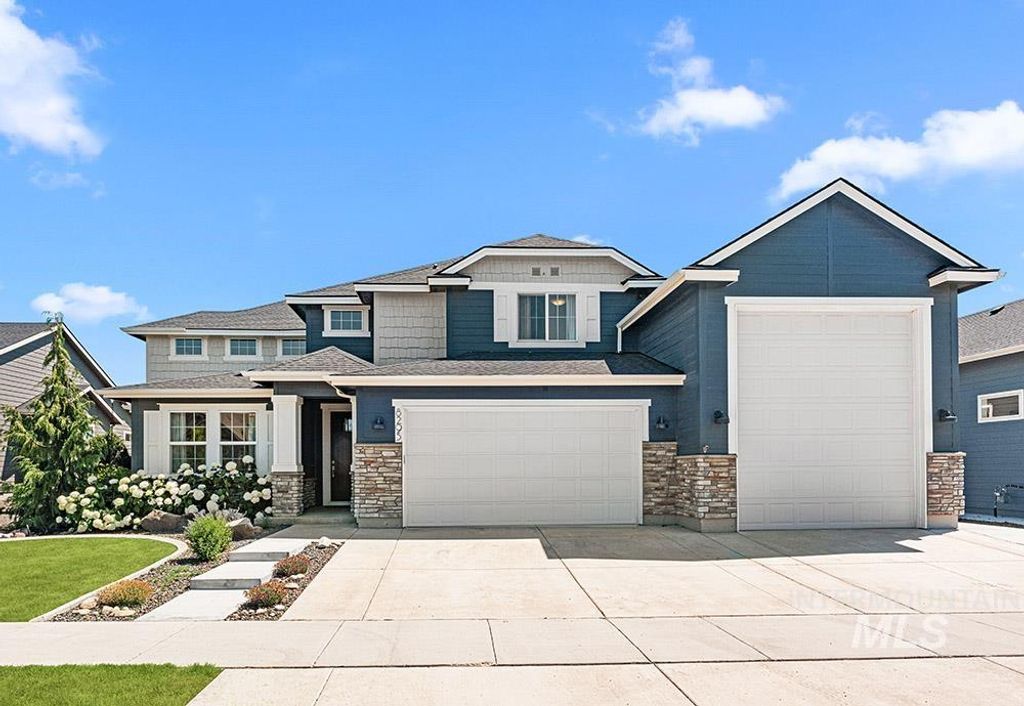 8295 W Sparks Lake Dr, Boise, ID 83714