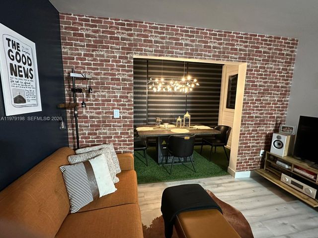 931 NE 199th St 102-22, Miami, FL 33179