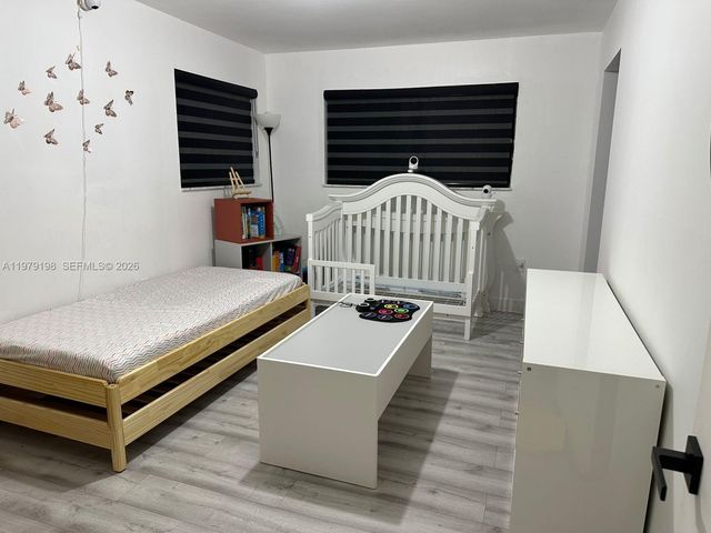 931 NE 199th St 102-22, Miami, FL 33179