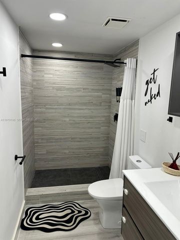 931 NE 199th St 102-22, Miami, FL 33179