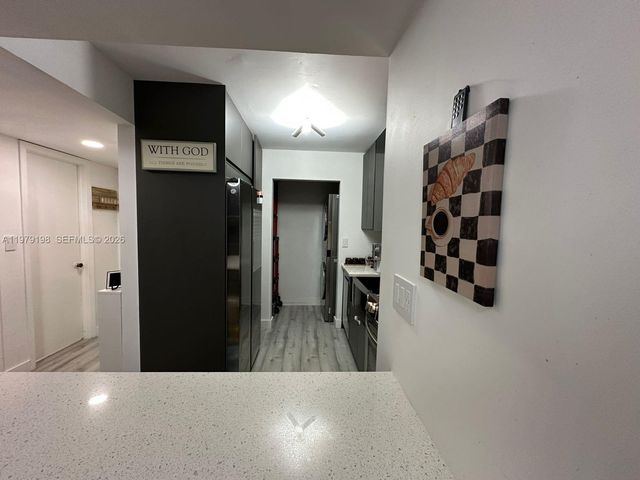 931 NE 199th St 102-22, Miami, FL 33179