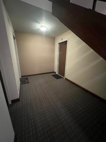 759 Sterling Court B1, Bartlett, IL 60103