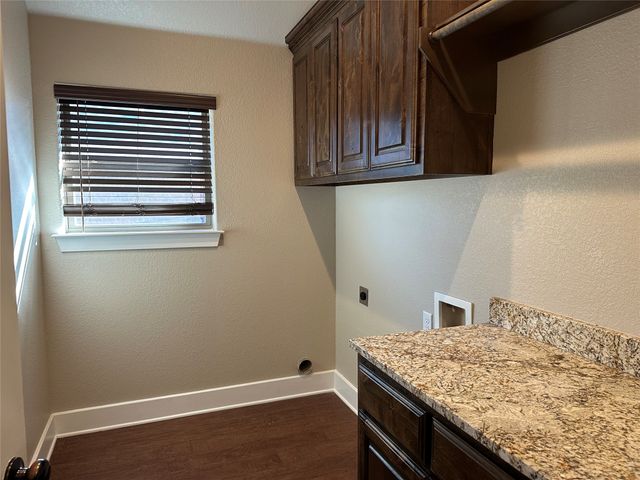 110 Hummingbird Drive, Weatherford, TX 76088