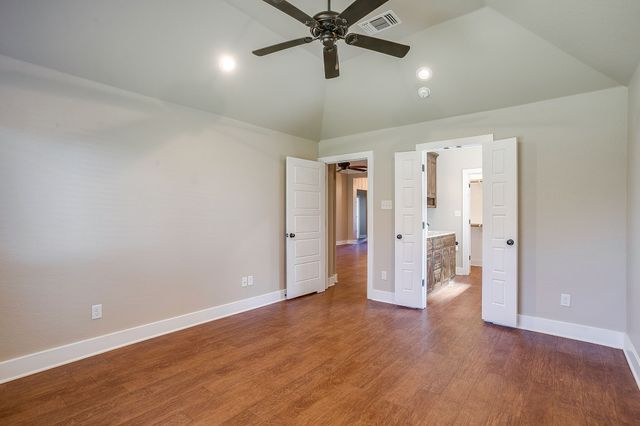 110 Hummingbird Drive, Weatherford, TX 76088