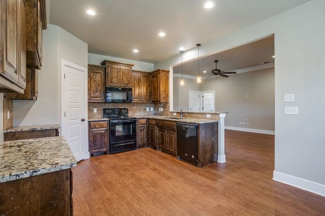 110 Hummingbird Drive, Weatherford, TX 76088