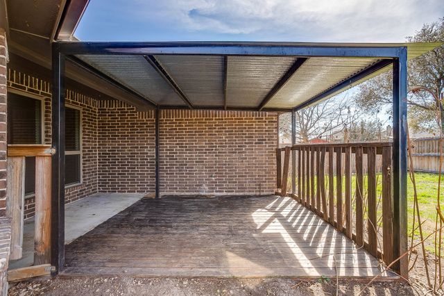 110 Hummingbird Drive, Weatherford, TX 76088