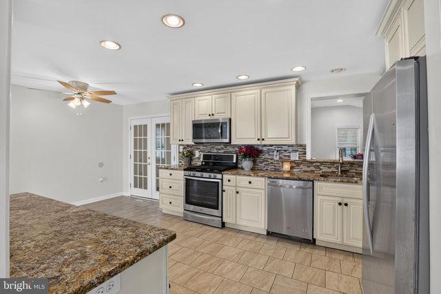 1217 MAYFIELD RD, Wilmington, DE 19803