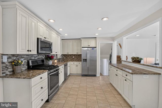 1217 MAYFIELD RD, Wilmington, DE 19803