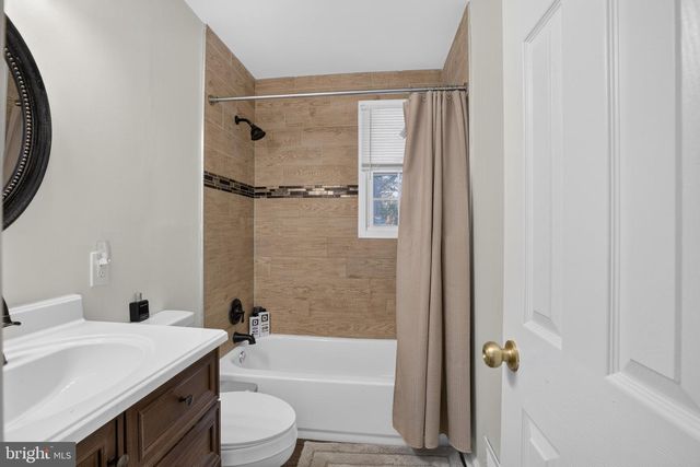 1217 MAYFIELD RD, Wilmington, DE 19803