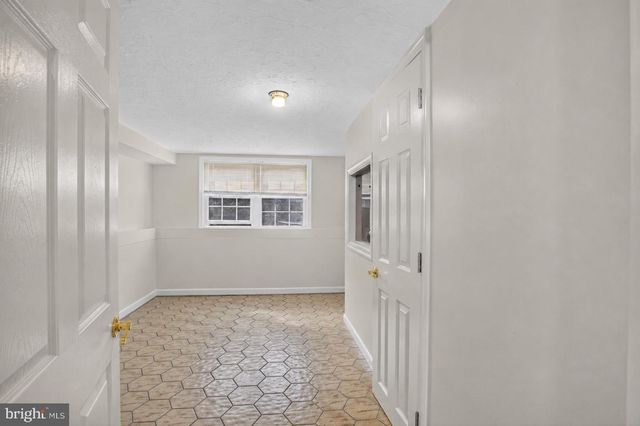 1217 MAYFIELD RD, Wilmington, DE 19803