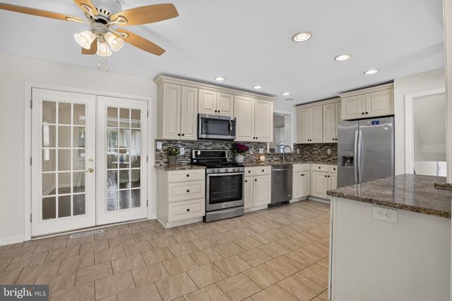 1217 MAYFIELD RD, Wilmington, DE 19803