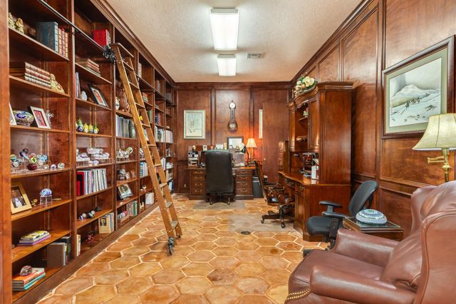 42 W Dansby Drive, Galveston, TX 77551