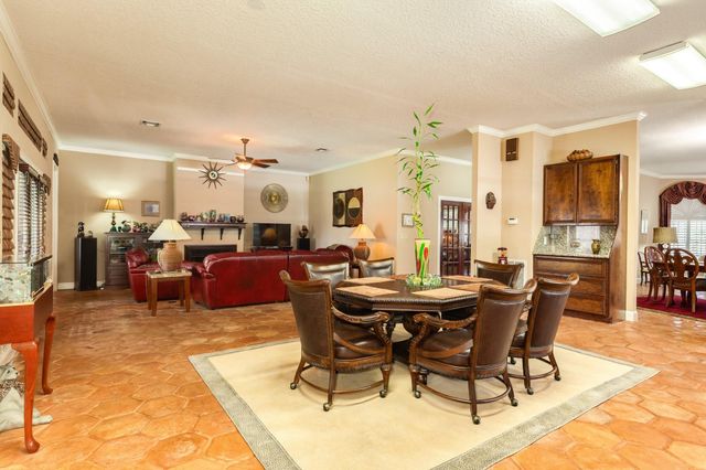 42 W Dansby Drive, Galveston, TX 77551