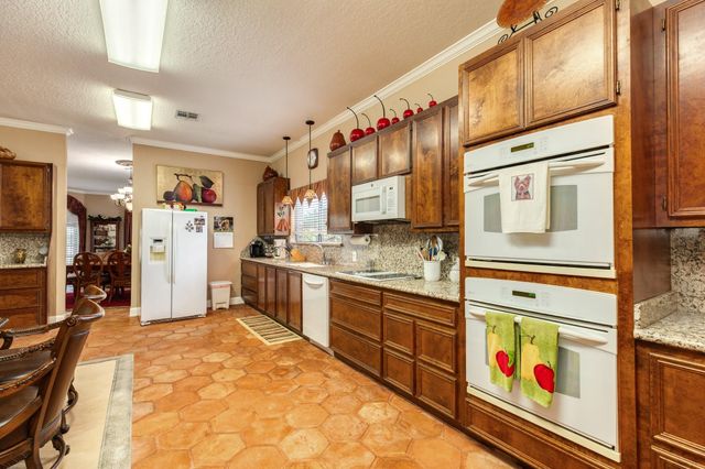 42 W Dansby Drive, Galveston, TX 77551