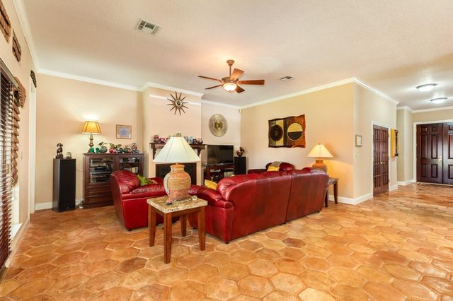 42 W Dansby Drive, Galveston, TX 77551