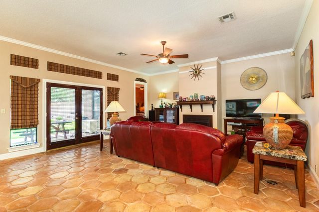 42 W Dansby Drive, Galveston, TX 77551