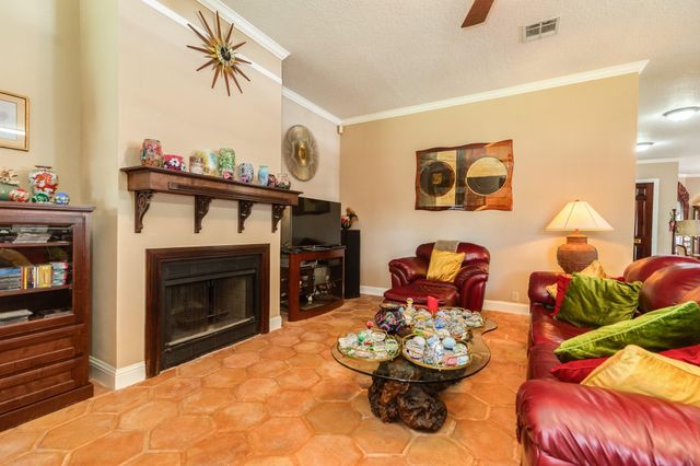 42 W Dansby Drive, Galveston, TX 77551