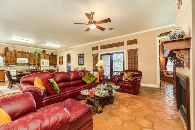 42 W Dansby Drive, Galveston, TX 77551