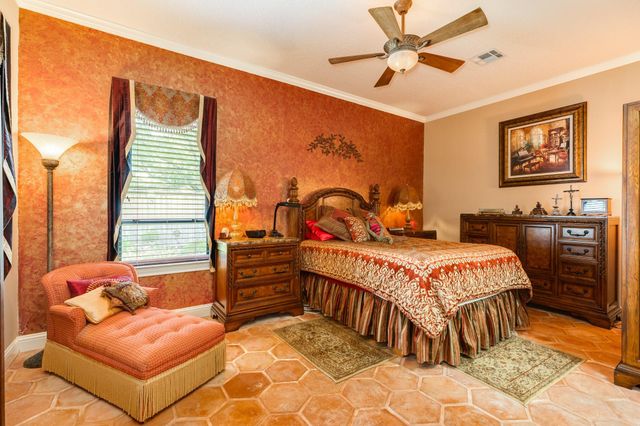 42 W Dansby Drive, Galveston, TX 77551